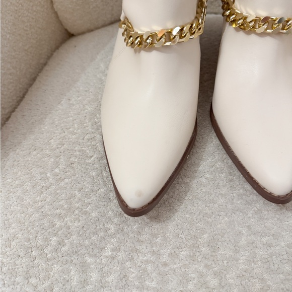 Matisse Cream Jill Ankle Boots with Gold Chain - Picture 5 of 11